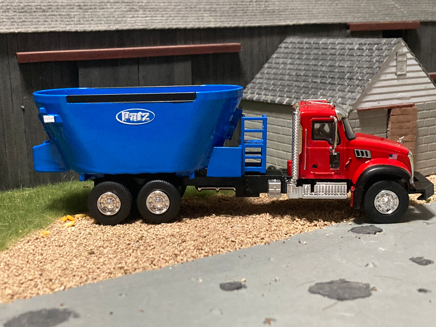 1/64 Vertical Feed Twin Screw Blue on Red Mack Granite Truck