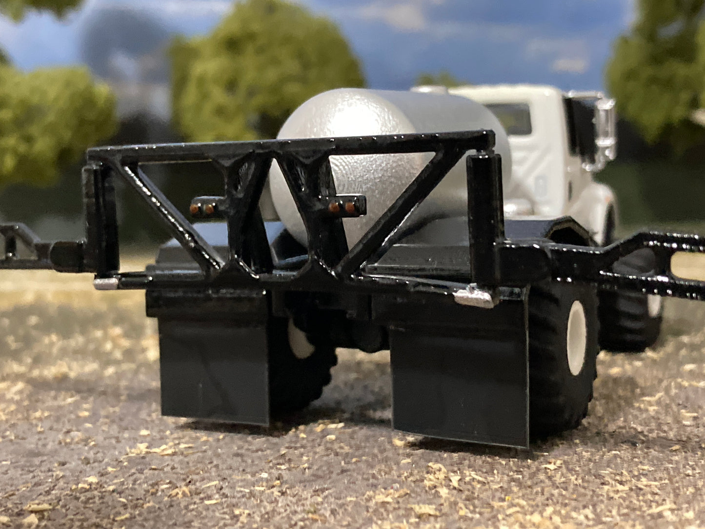 1/64 IH 4400 Floater Sprayer Truck