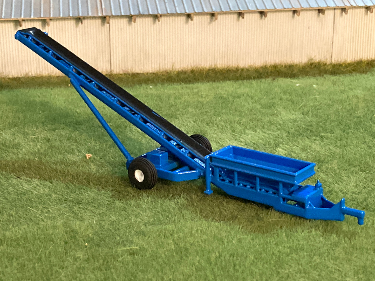 1/64 Fertilizer and Lime Conveyor Floater Loader