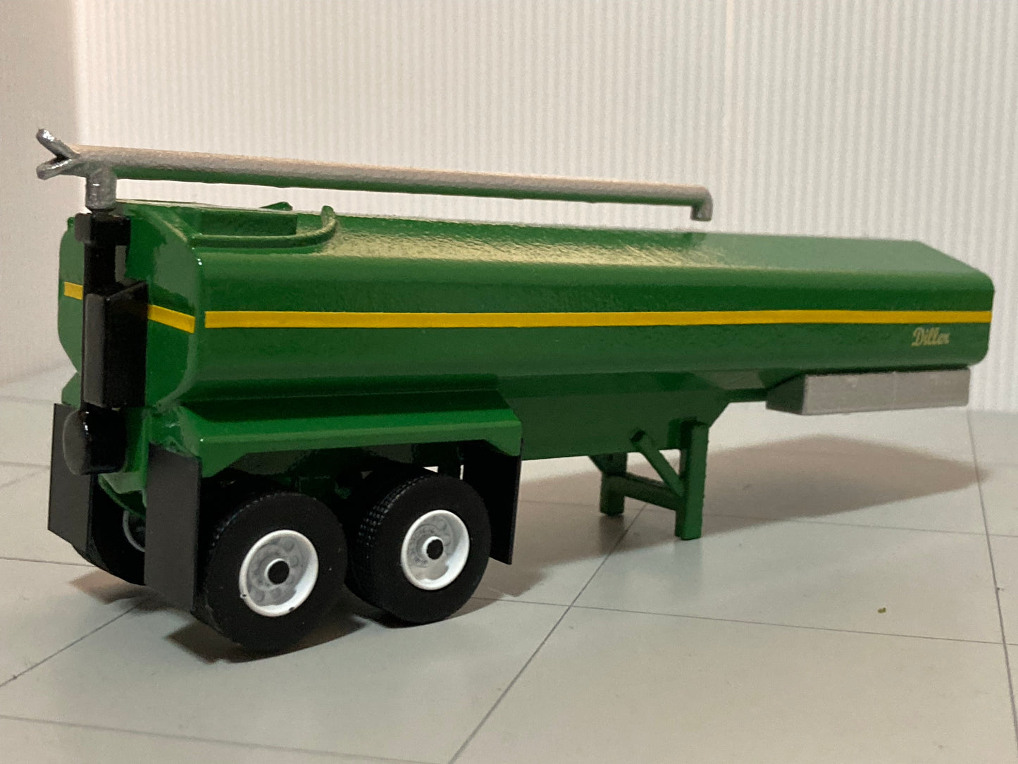 1/64 Diller Manure Spreader Trailer Tandem Axle