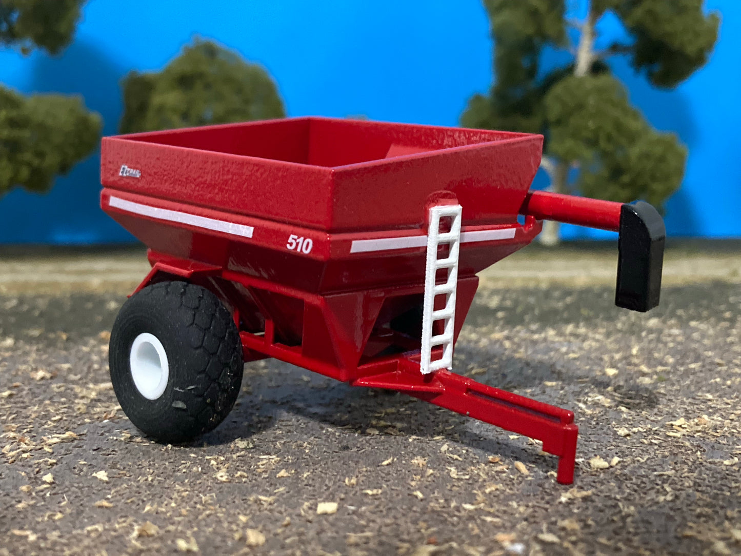 1/64 EZ Trail 510 Grain Cart Red