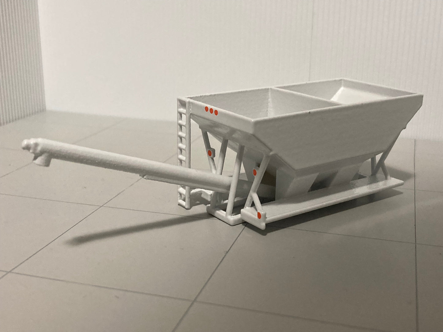1/64 Rear Discharge Fertilizer Tender For Truck Mount