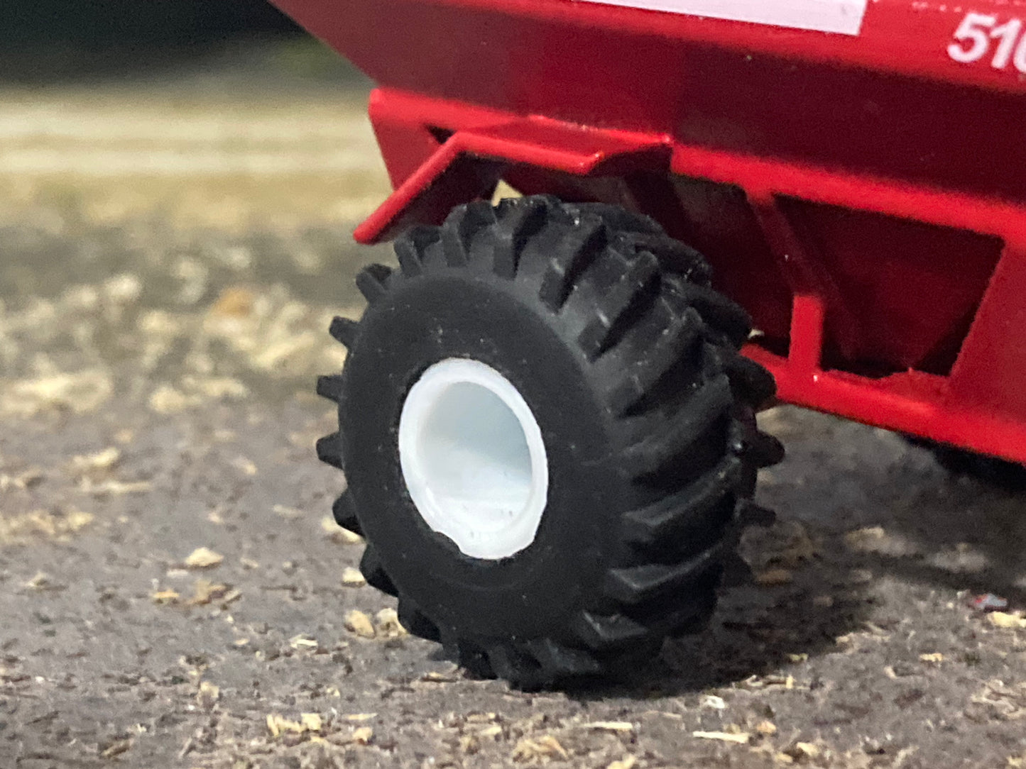 1/64 EZ Trail 510 Grain Cart Red Tractor Tread Tires