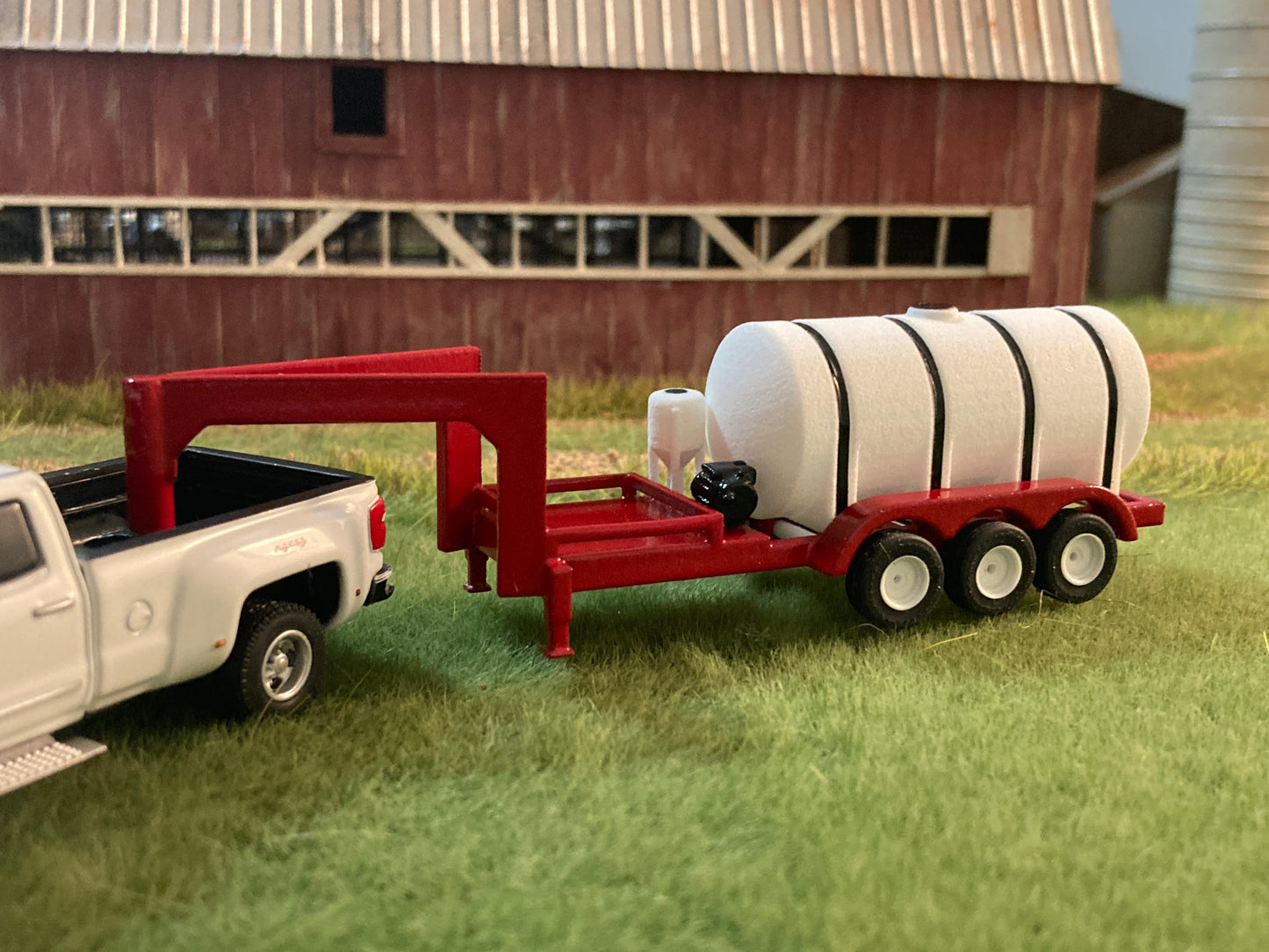 1/64 Gooseneck Liquid Fertilizer Tender Trailer Red 1,050 Gallons