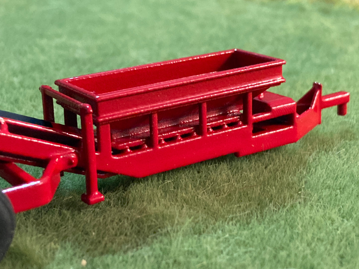 1/64 Fertilizer and Lime Conveyor Floater Loader Red