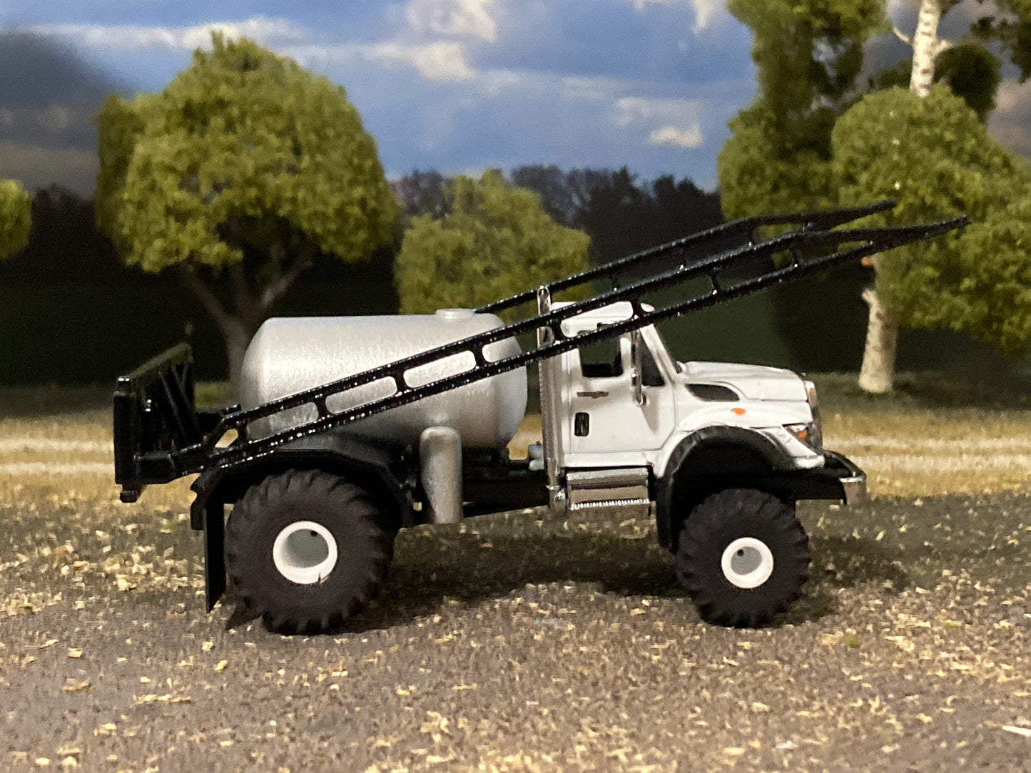 1/64 IH Workstar Floater Sprayer Truck