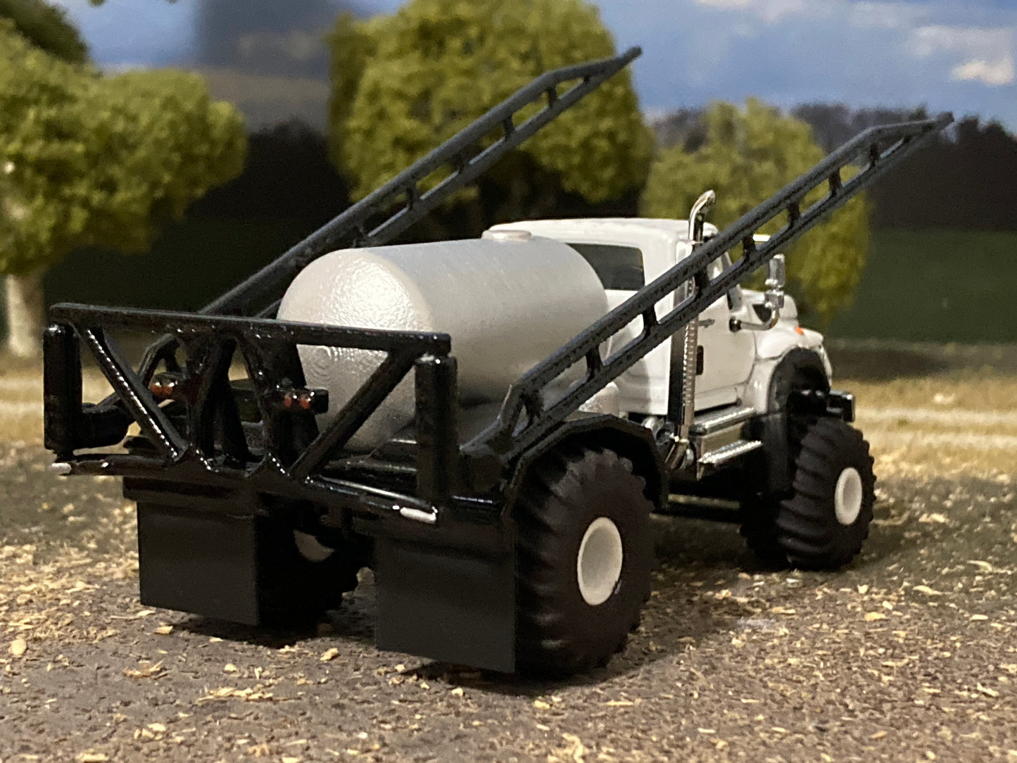 1/64 IH Workstar Floater Sprayer Truck