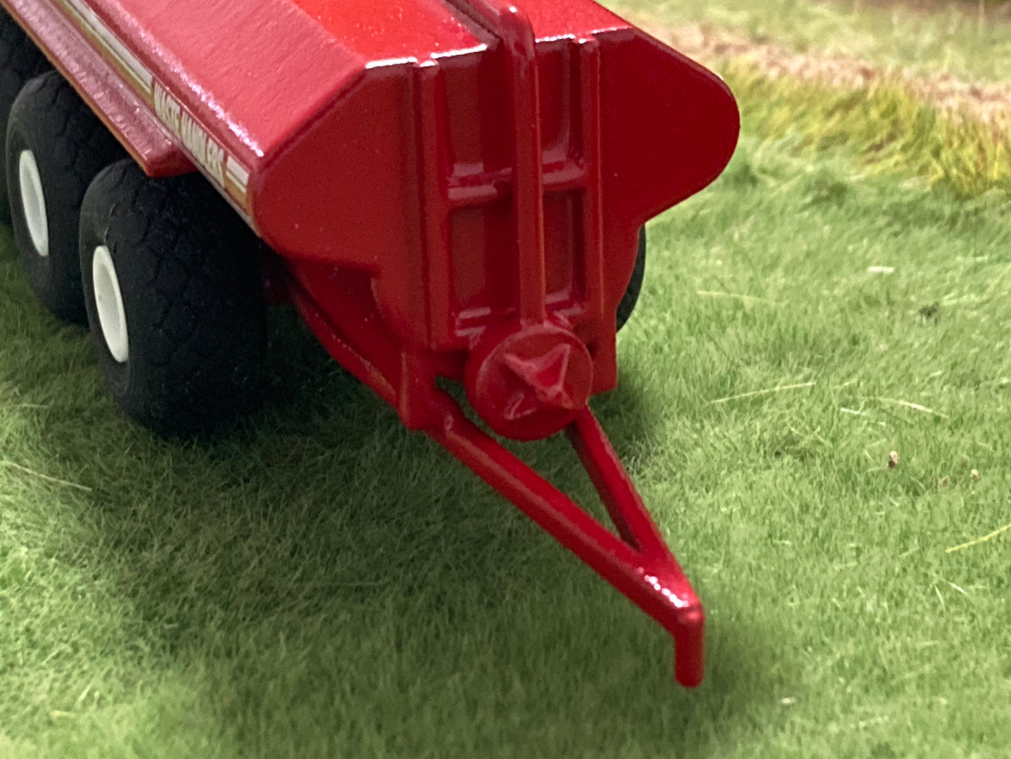 1/64 Waste Handler Manure Spreader 7,300 gallon Tri Axle