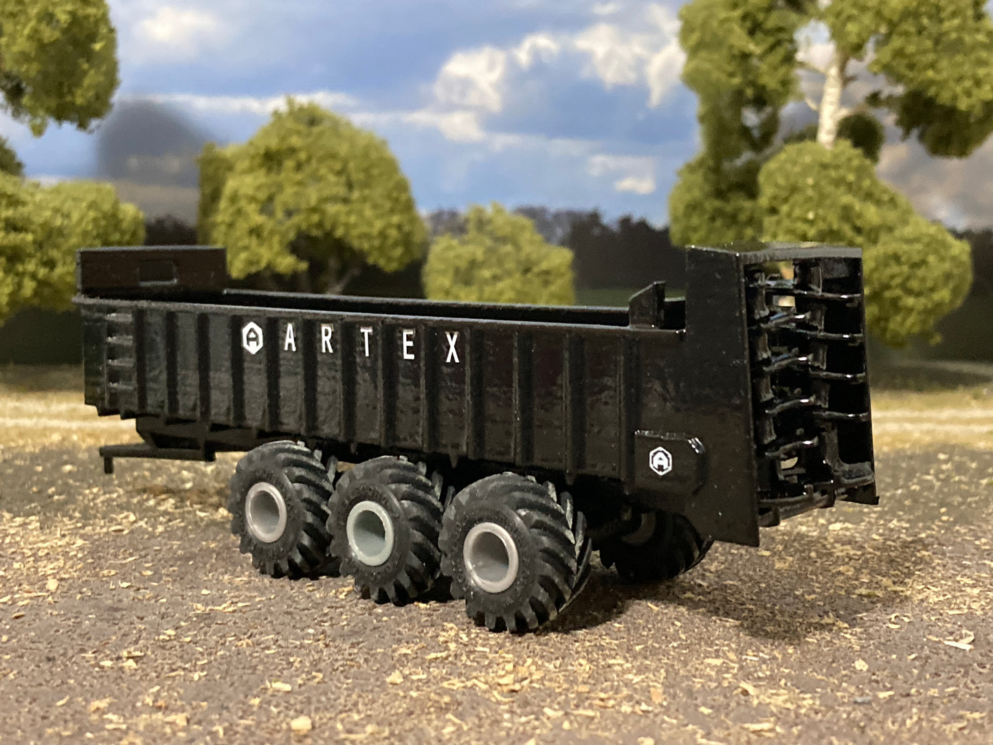 1/64 Artex CB1200 Manure Spreader Black