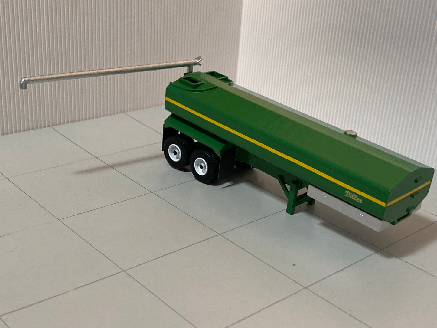 1/64 Diller Manure Spreader Trailer Tandem Axle