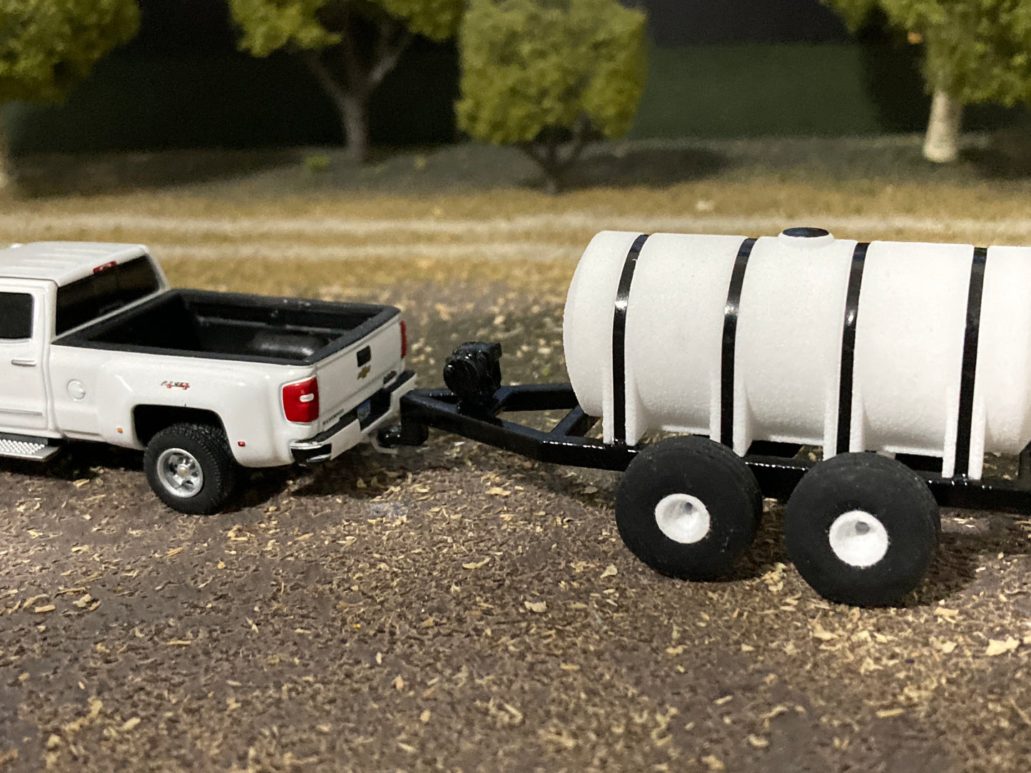 1/64 Liquid Fertilizer Tender Trailer Black 1,050 Gallons (fits ball style hitch)