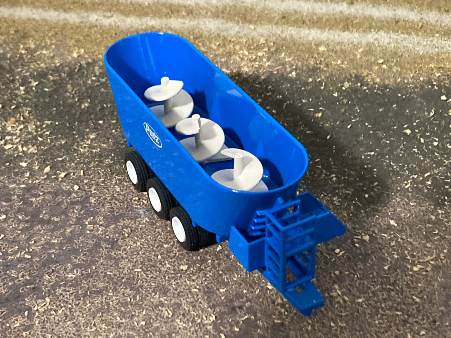 1/64 Vertical Feed Mixer Triple Screw Blue