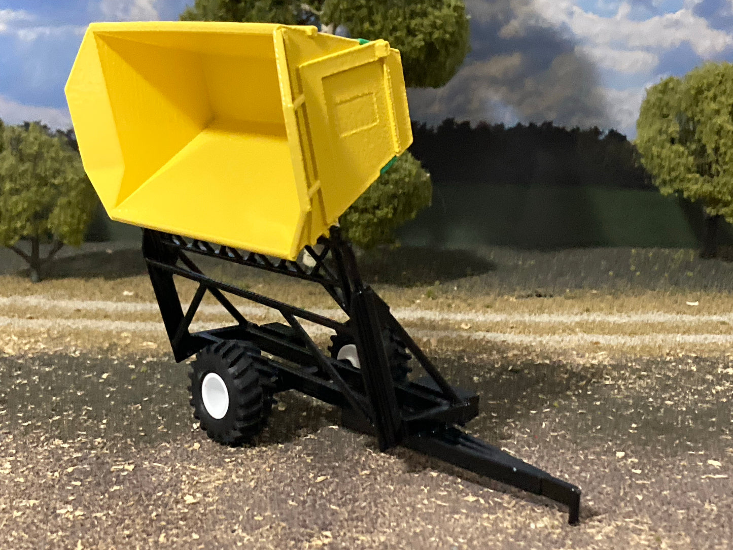 1/64 Dump Cart 17ft with Extensions Yellow and Green