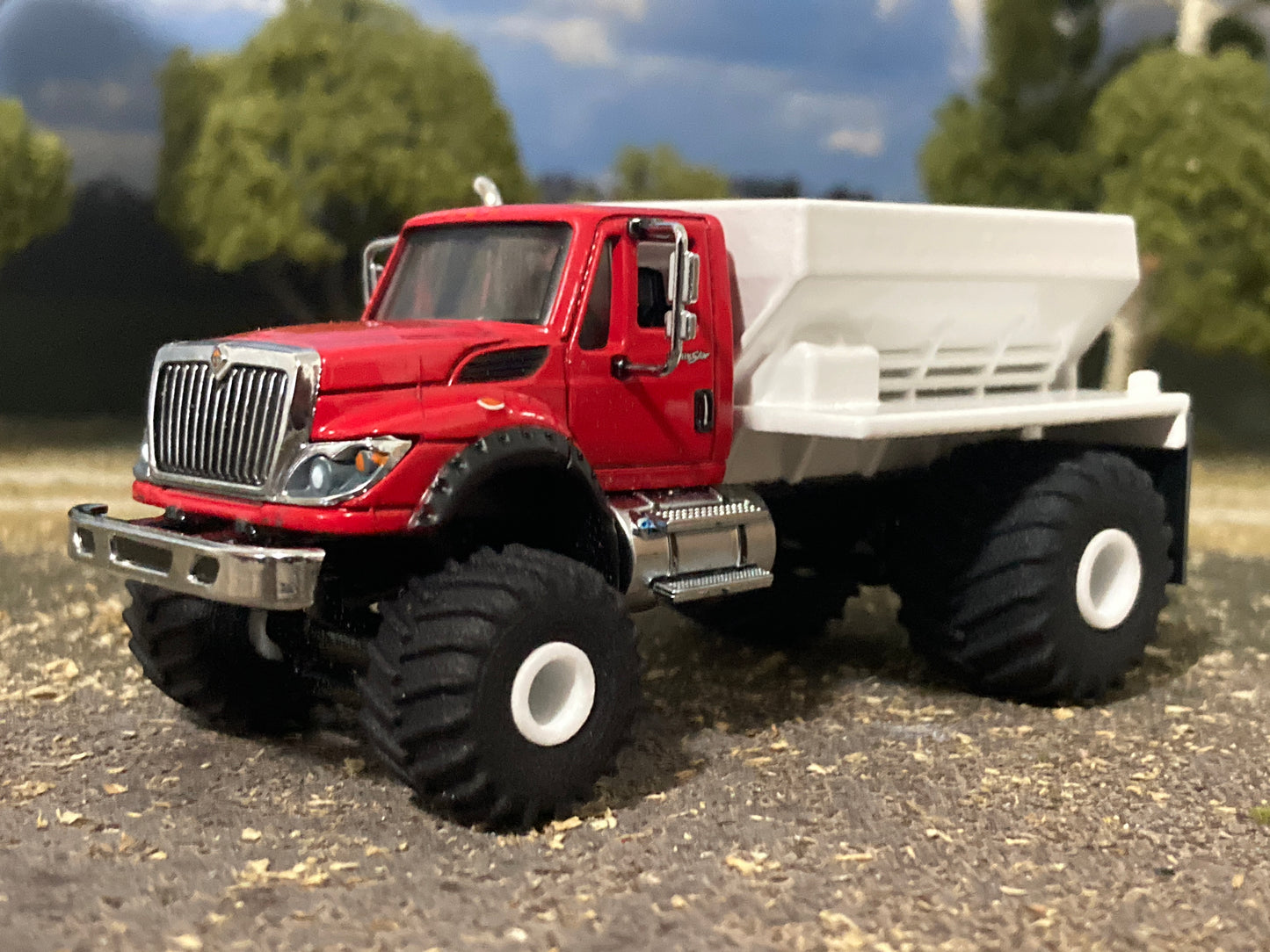 1/64 IH Workstar Fertilizer Spreader Floater Truck Red