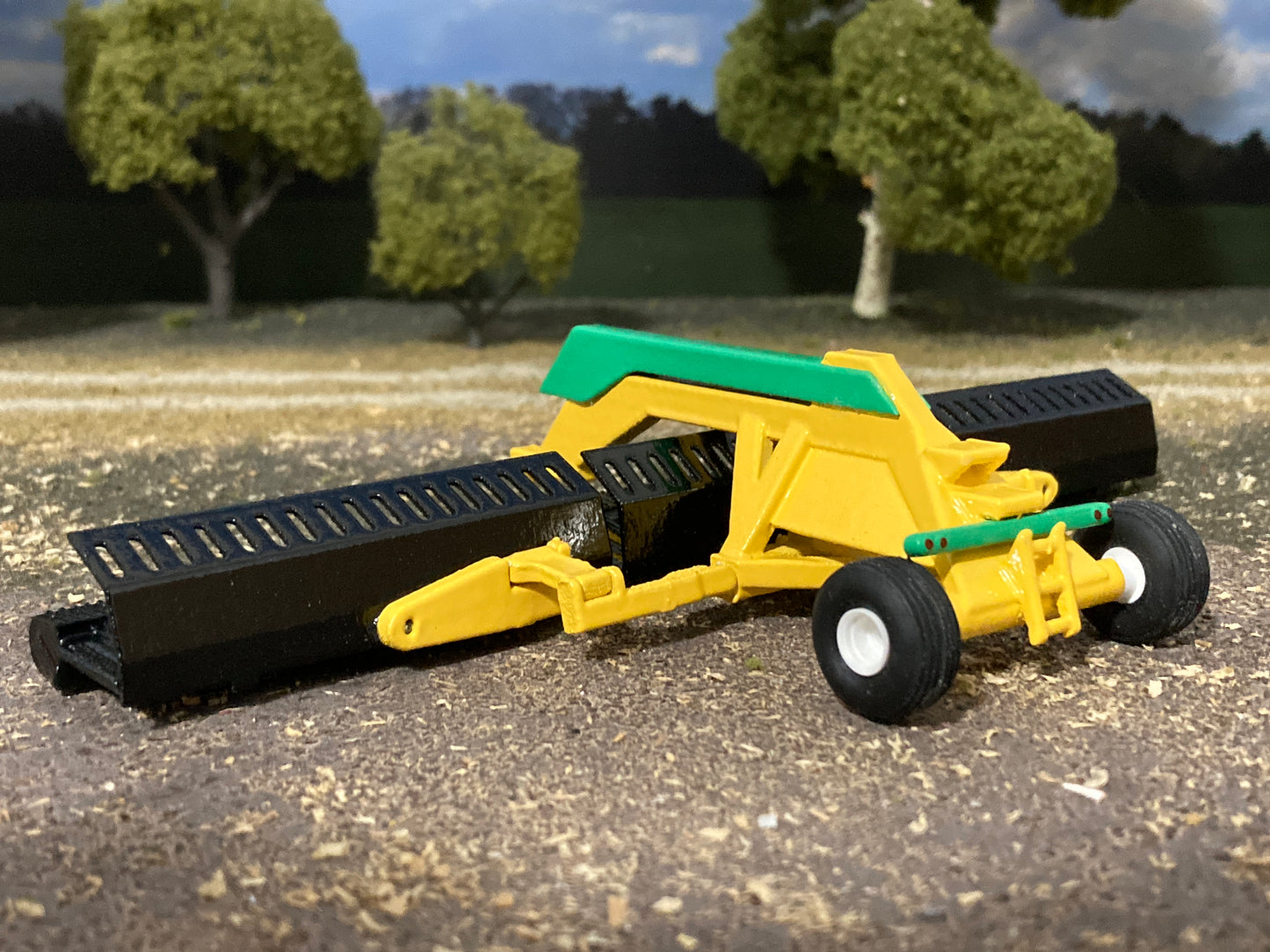 1/64 Hay Merger 40ft Yellow Triple