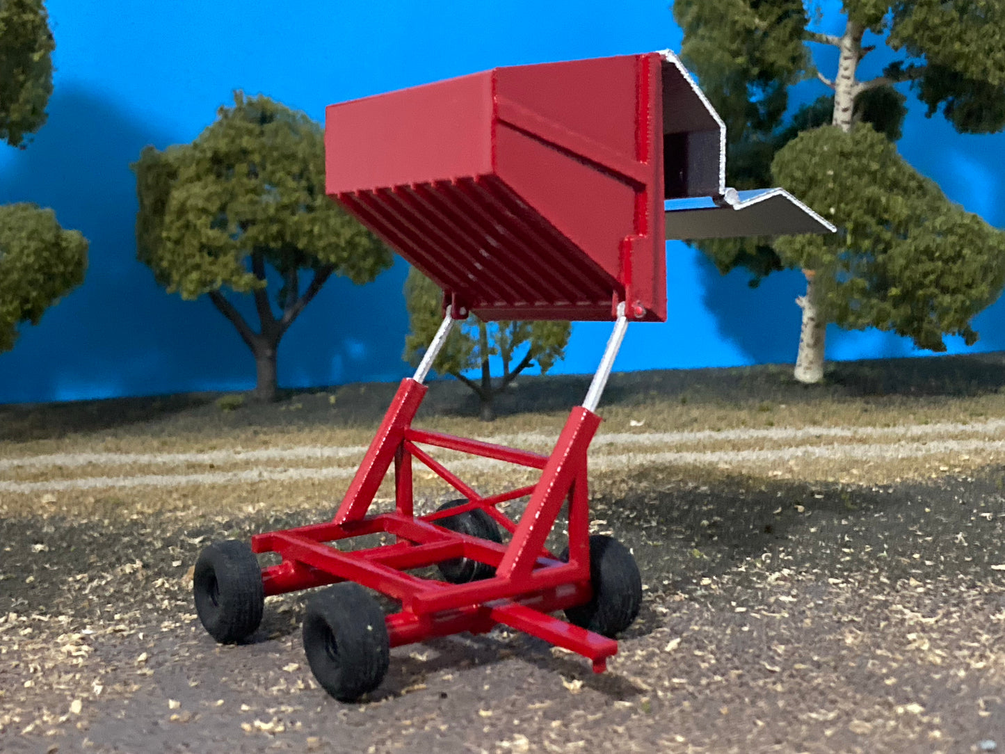 1/64 Dump Wagon Red