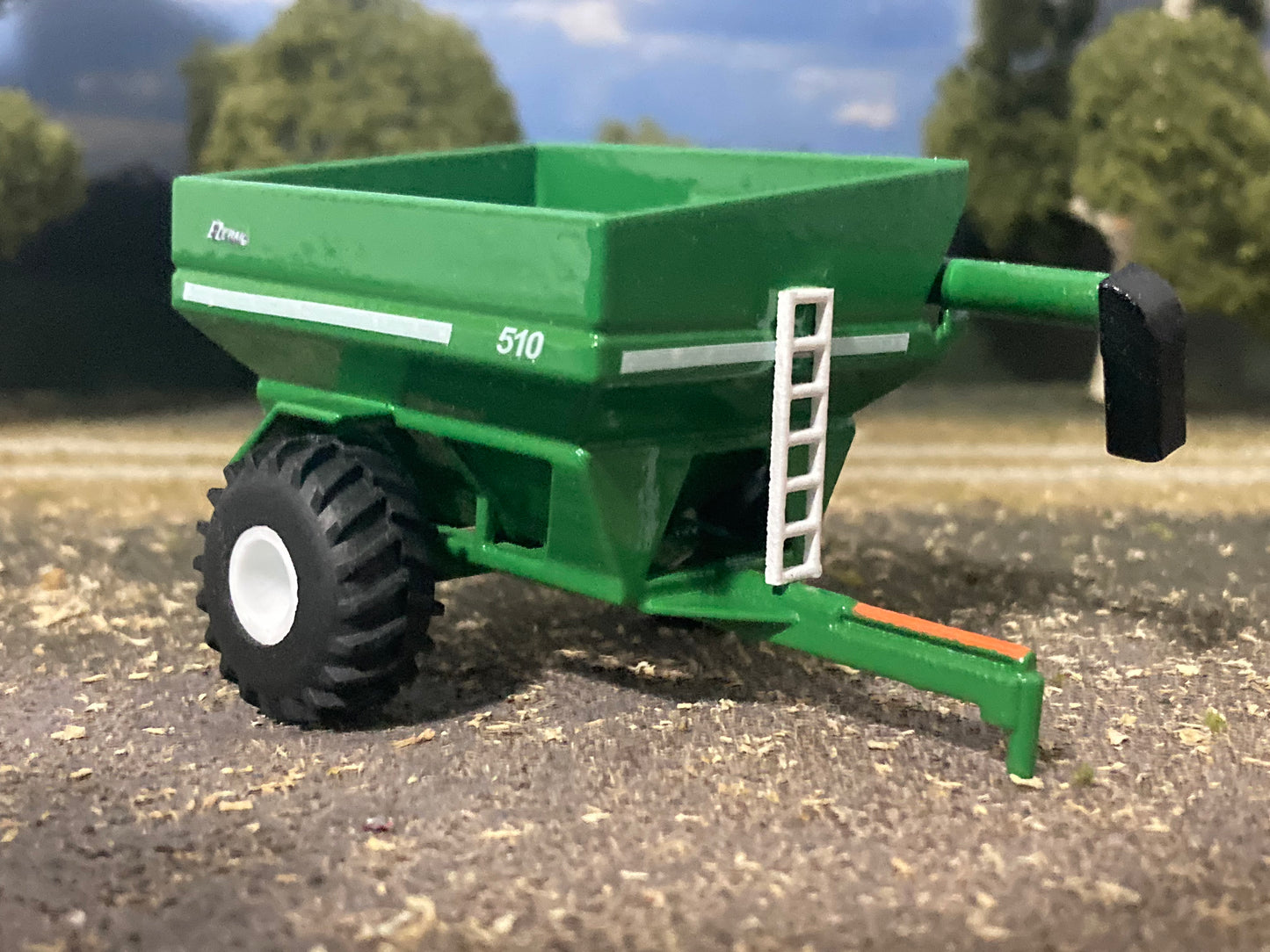 1/64 EZ Trail 510 Grain Cart Green Tractor Tread Tires