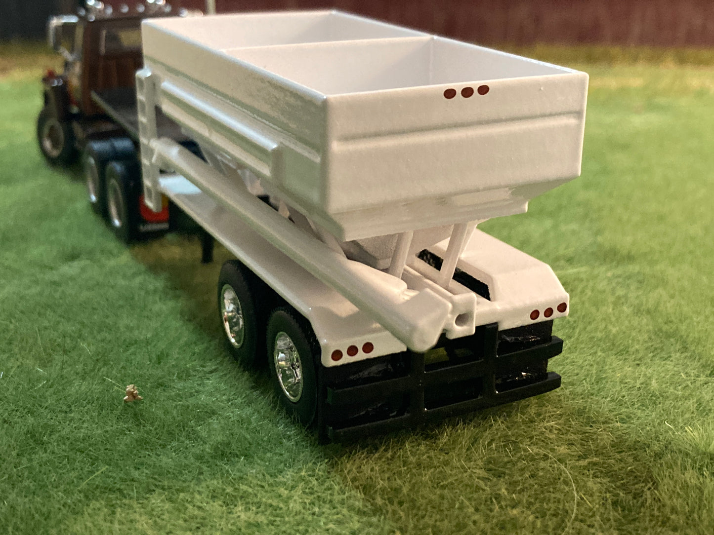 1/64 Fertilizer Tender Trailer 2 Hopper 16 Ton