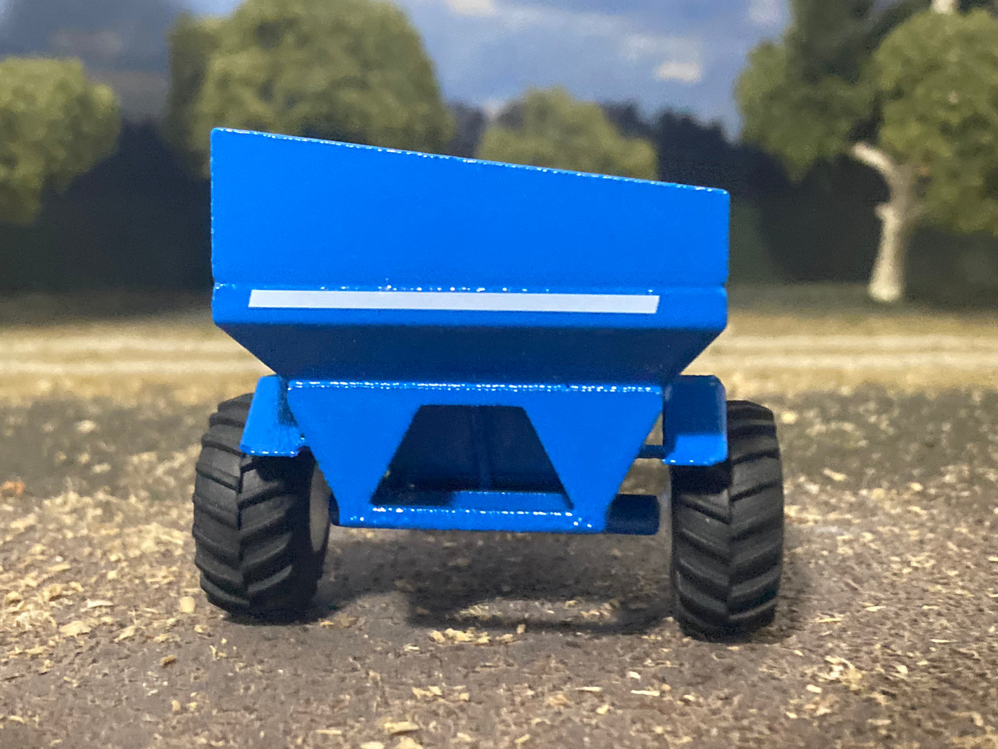 1/64 EZ Trail 510 Grain Cart Blue Tractor Tread Tires