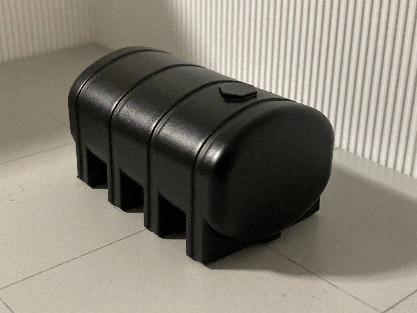 1/64 3,250 Gallon Leg Tank Black