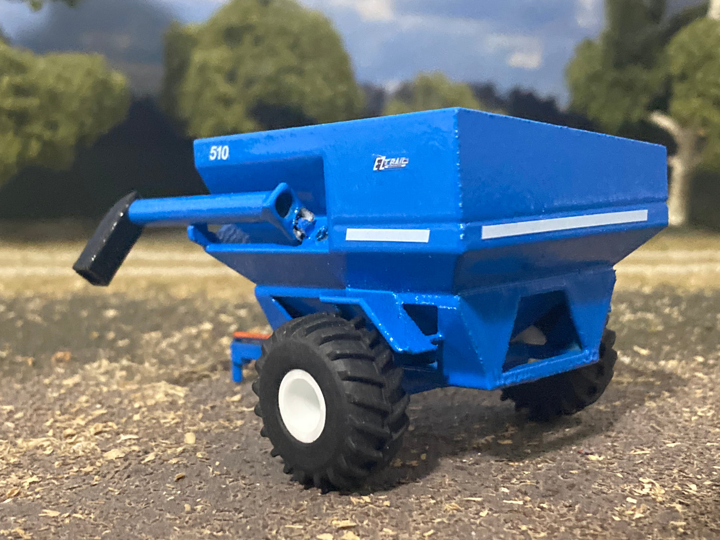 1/64 EZ Trail 510 Grain Cart Blue Tractor Tread Tires