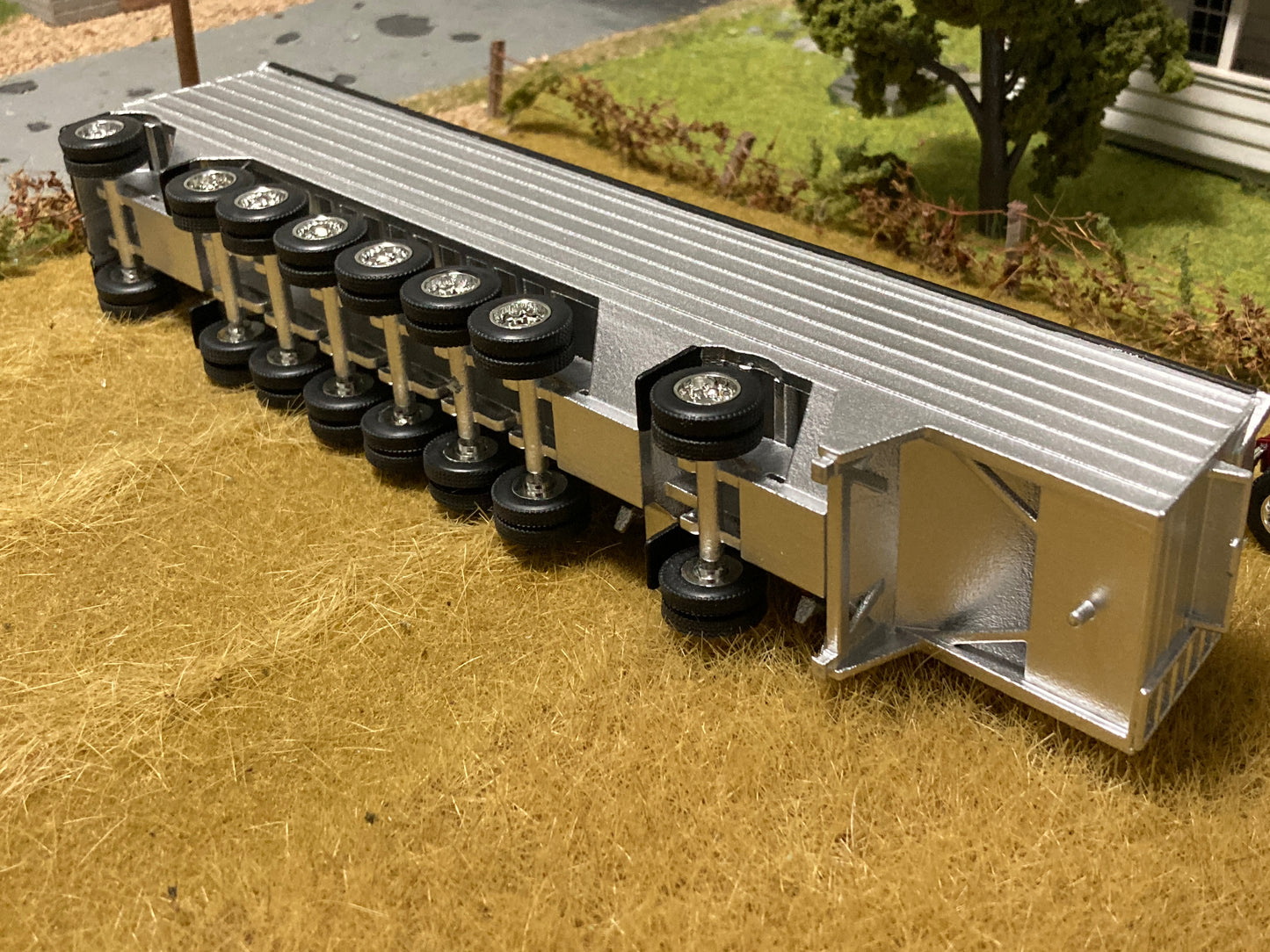 1/64 8 Axle 3 Hopper Grain Trailer for Semi Trucks