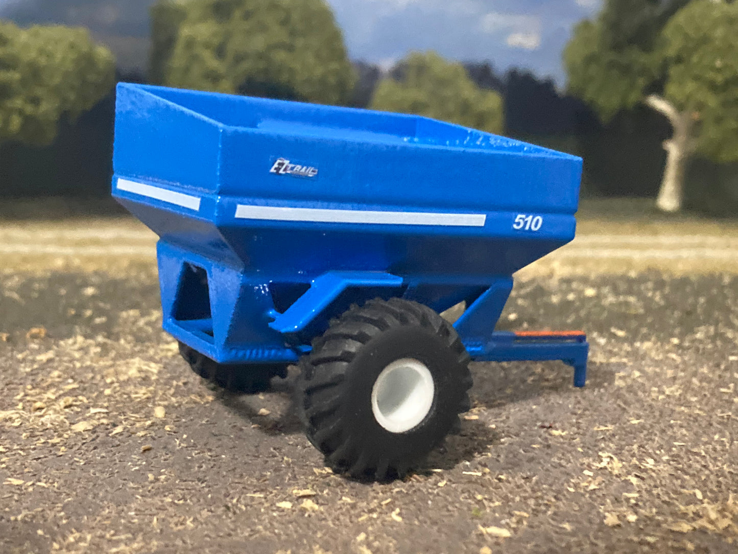 1/64 EZ Trail 510 Grain Cart Blue Tractor Tread Tires
