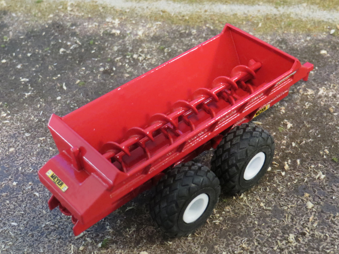 1/64 Meyer 8865 Manure Spreader