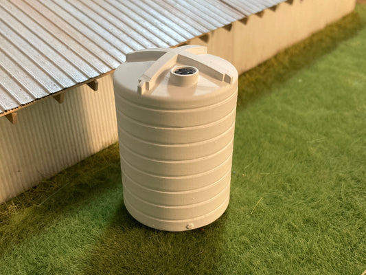 1/64 5,000 Gallon Standing Liquid Tank White