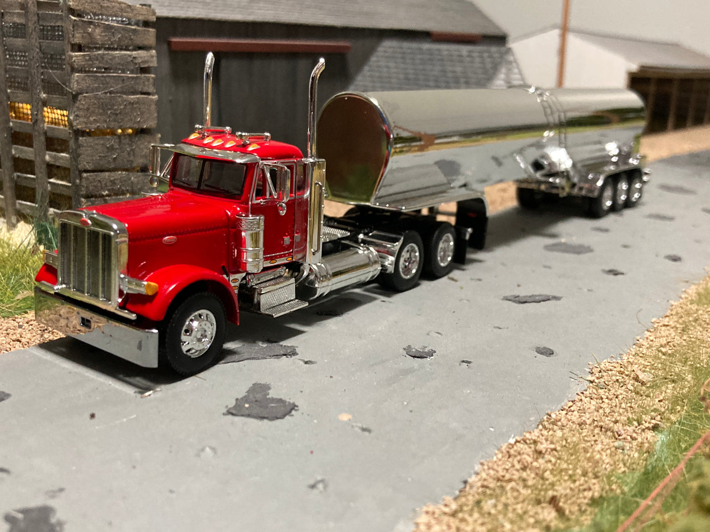 1/64 Milk Trailer Tri Axle