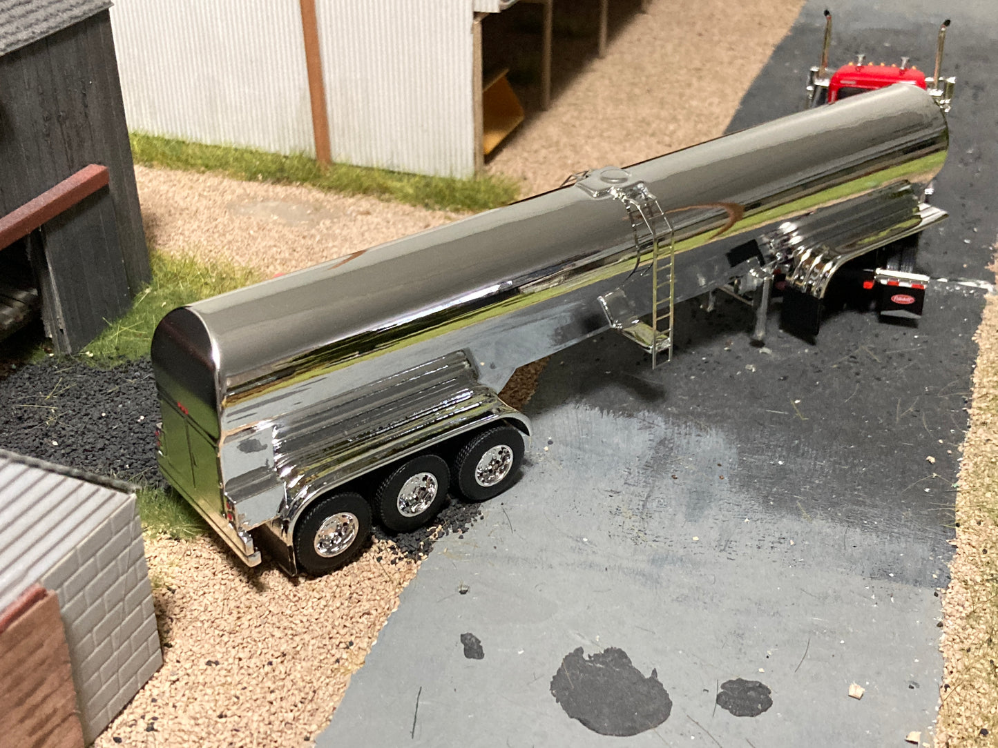 1/64 Milk Trailer Tri Axle