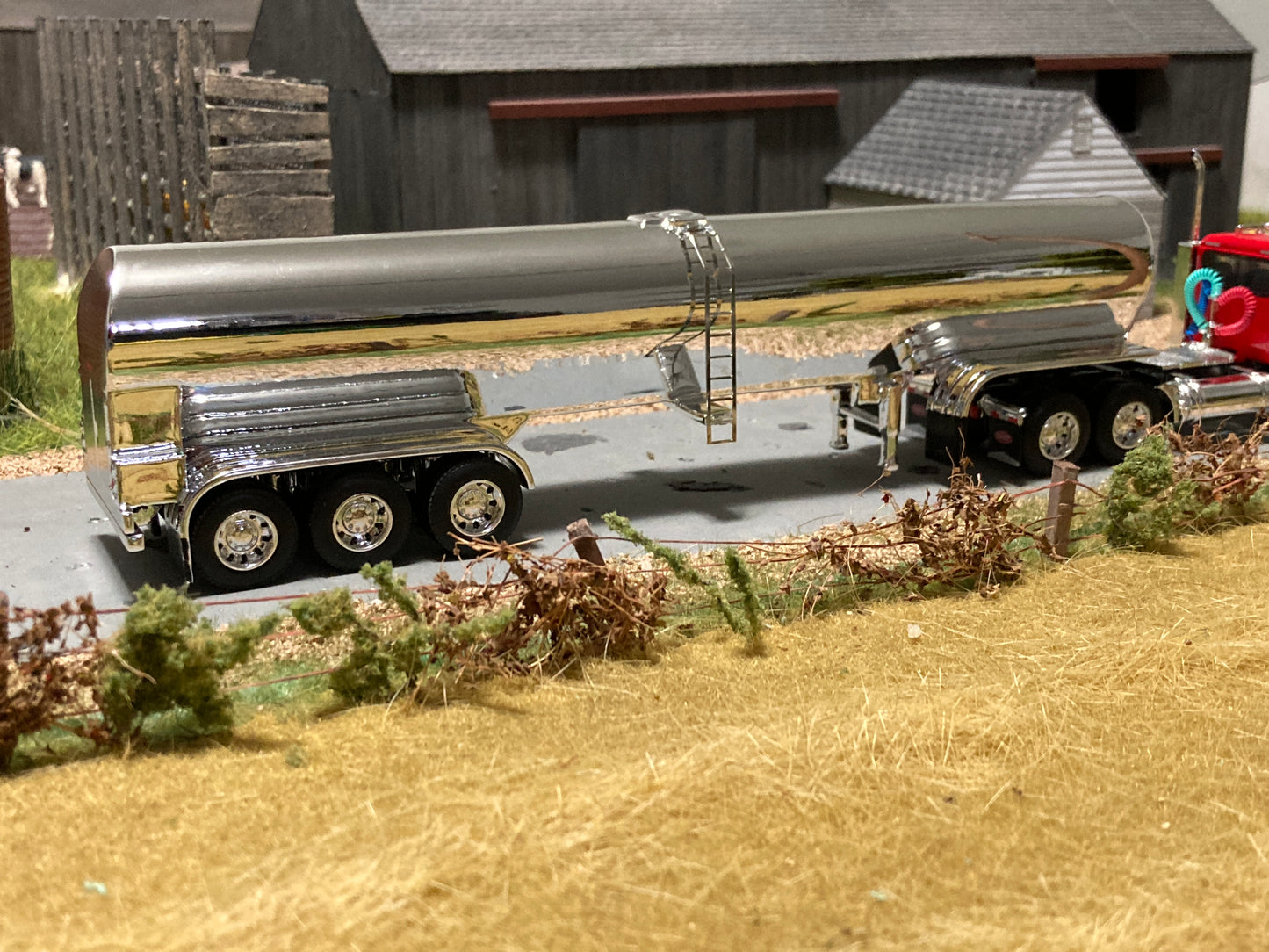 1/64 Milk Trailer Tri Axle