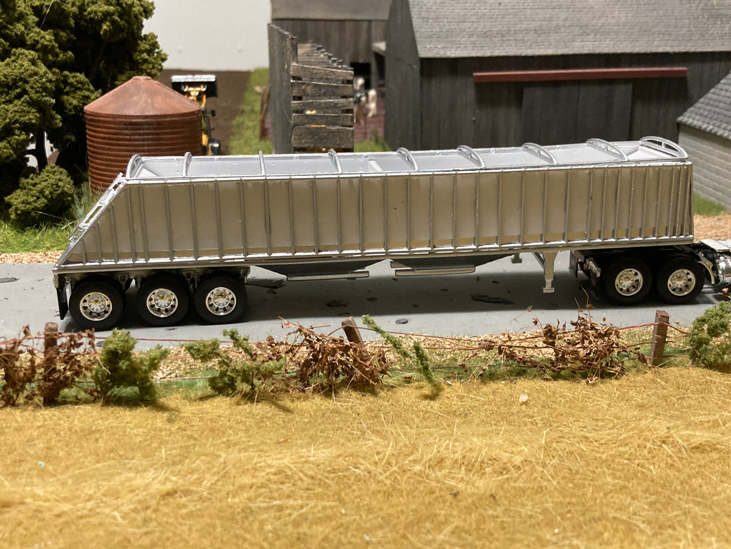 1/64 3 Axle 2 Hopper Grain Trailer White/Silver for Semi Trucks