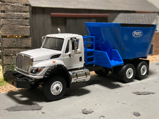 1/64 Vertical Feed Twin Screw Blue on White International Workstar Truck