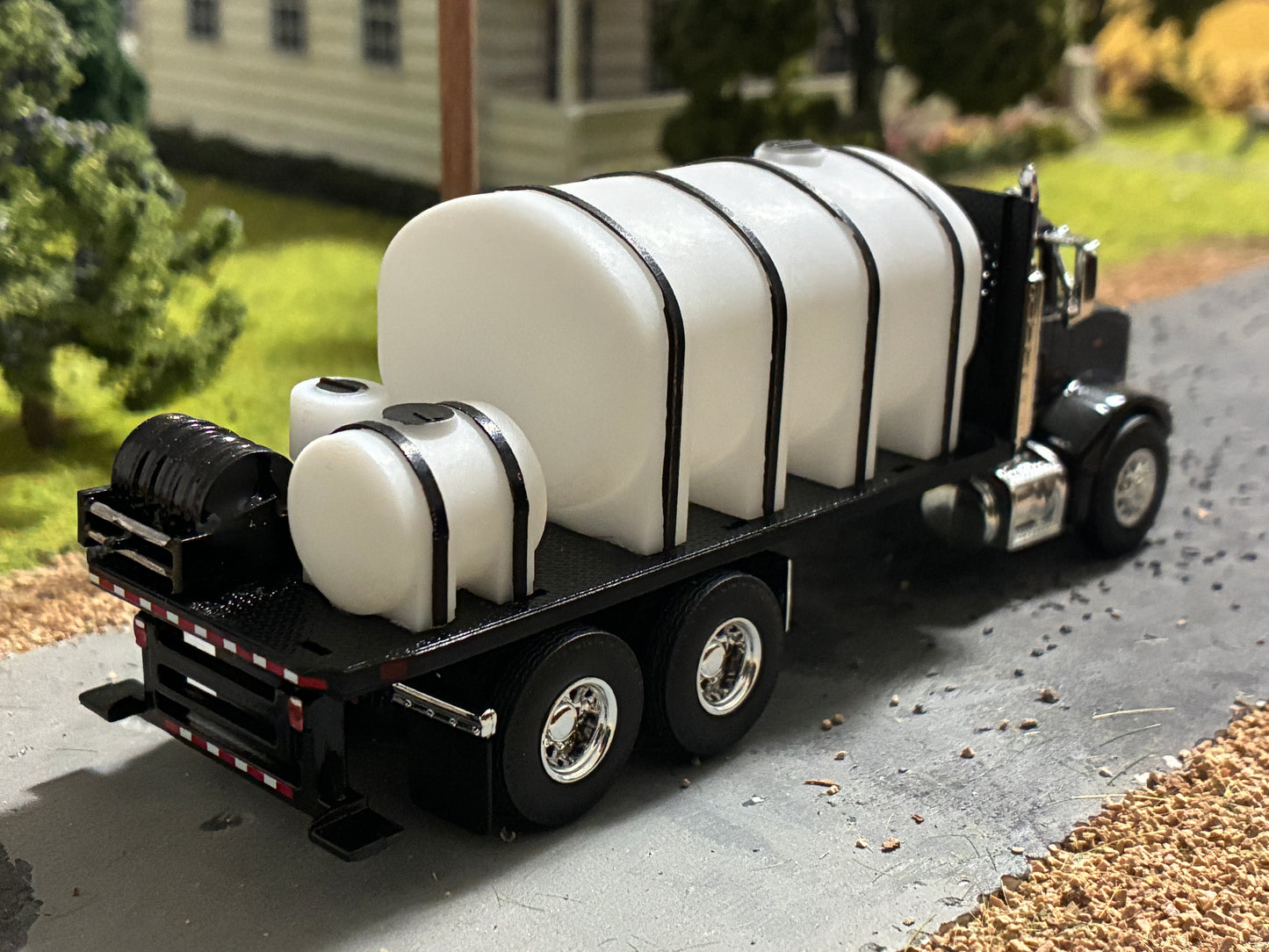 1/64 Peterbilt 385 Sprayer Tender Truck Black