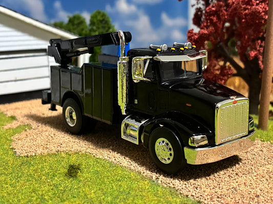 1/64 Peterbilt 385 Service Truck Single Axle Black