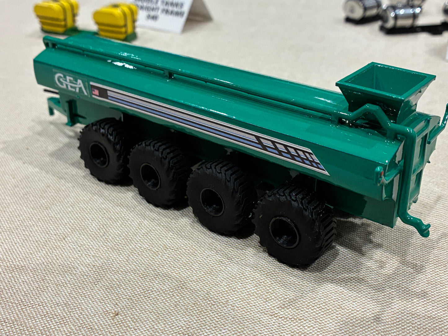 1/64 Liquid Manure Spreader Quad Axle 9,500 gallon