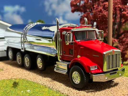 1/64 Milk Truck Quad Axle Kenworth T800 Truck Red