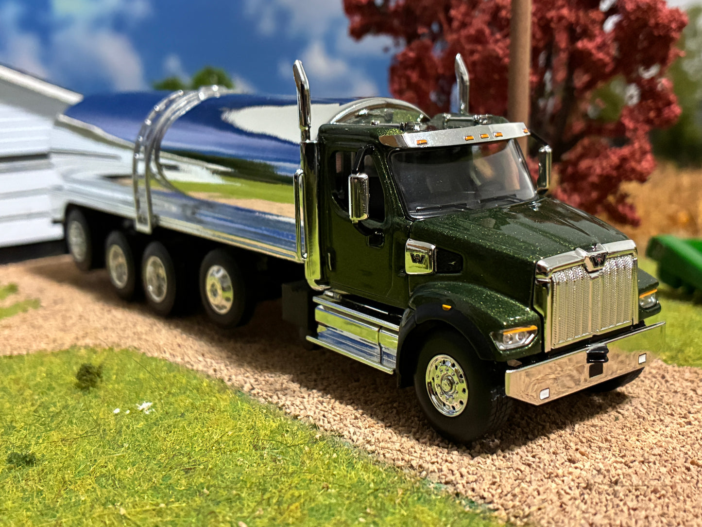1/64 Milk Truck Quad Axle Western Star 47X Truck Green
