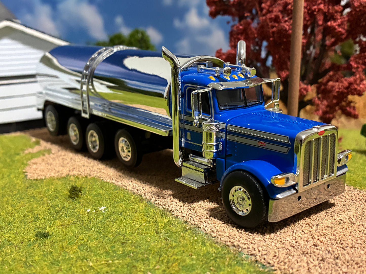 1/64 Milk Truck Quad Axle Peterbilt Truck Blue w/ Stripes