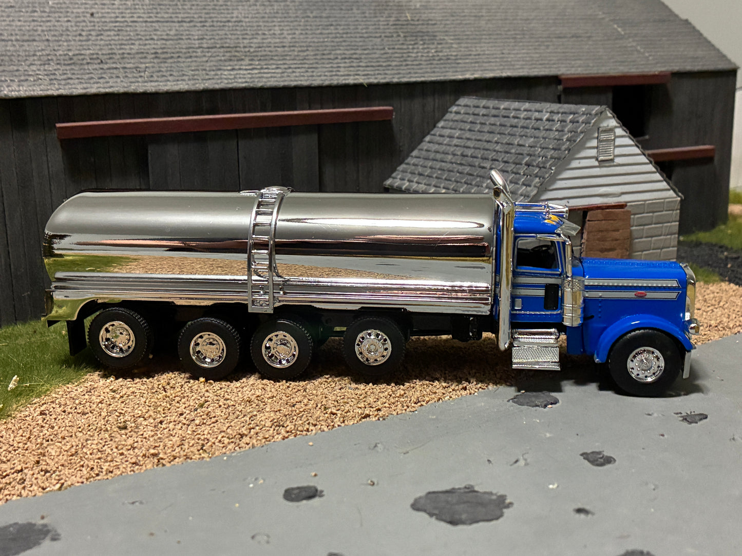 1/64 Milk Truck Quad Axle Peterbilt Truck Blue w/ Stripes