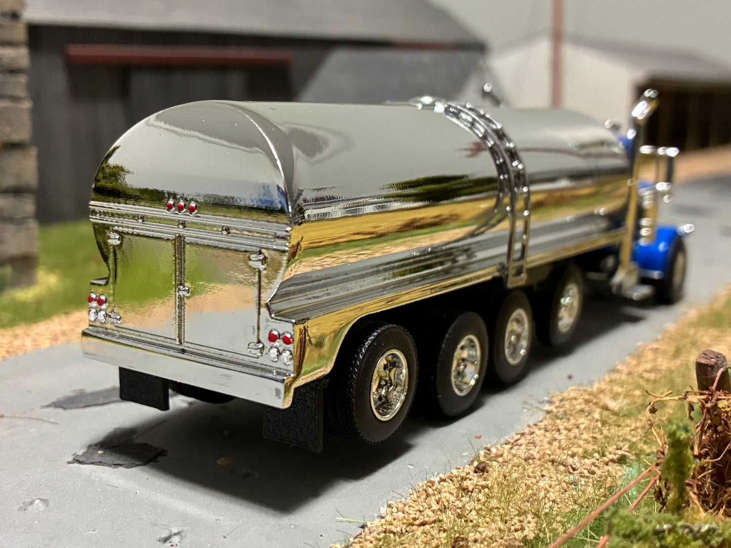 1/64 Milk Truck Quad Axle Peterbilt Truck Blue w/ Stripes