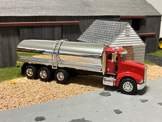 1/64 Milk Truck Tri Axle Peterbilt 385 Truck Red