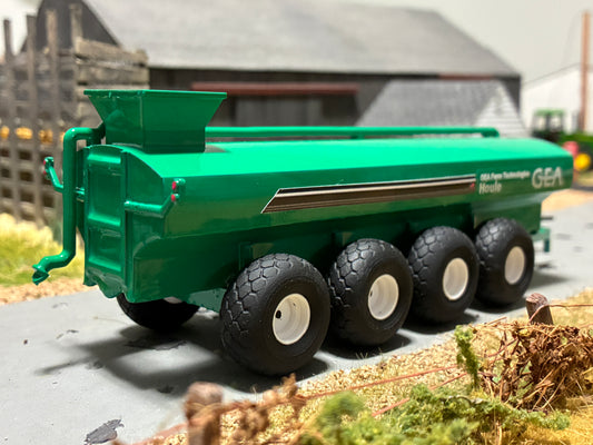 1/64 Liquid Manure Spreader Quad Axle 9,500 gallon White Wheel Diamond Tread