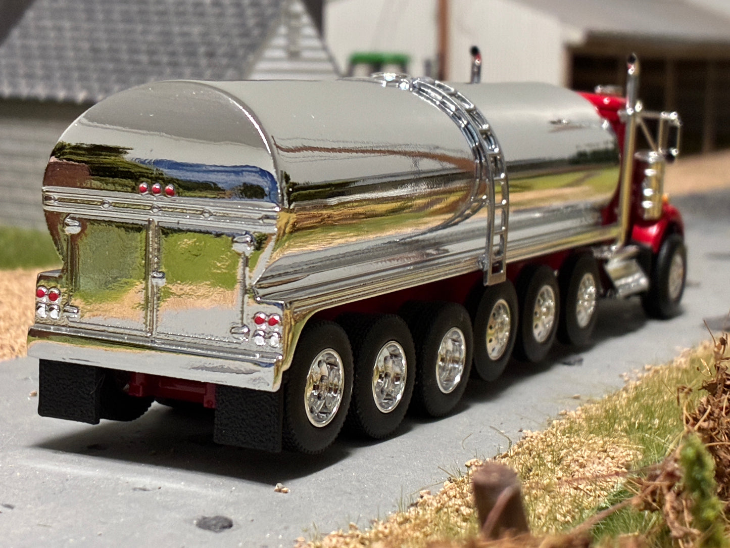 1/64 Milk Truck 6 Axle Kenworth T800 Truck Red