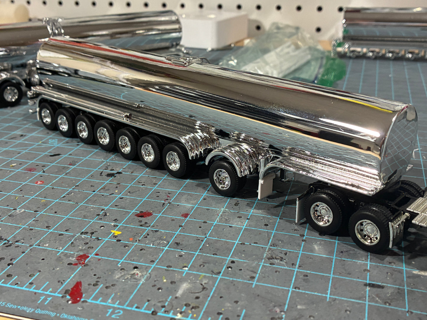 1/64 ZFS Custom Milk Tanker Truck 8 Axle