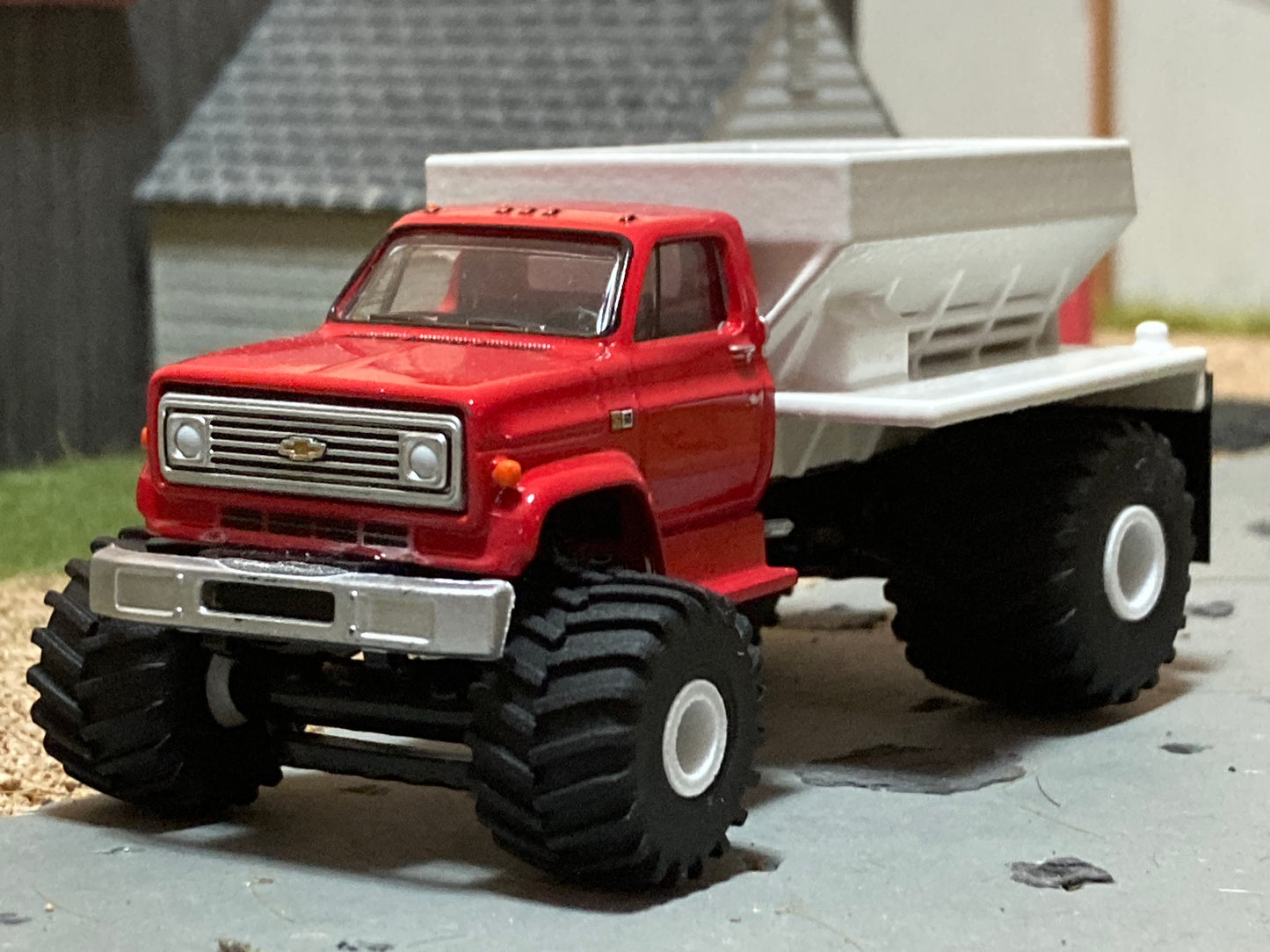 1/64 Chevy C60 Fertilizer Spreader Floater Truck Red