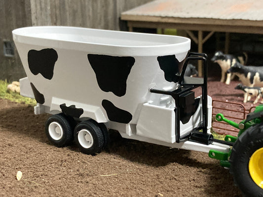 1/64 Vertical Feed Mixer Twin Screw Holstein Cow