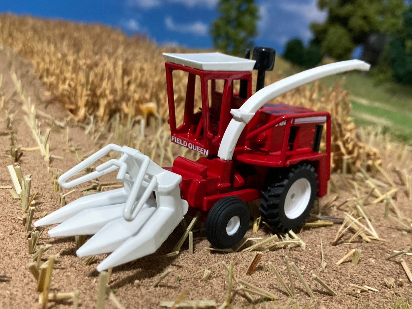 1/64 Field Queen 7650 Forage Harvester Red (with 2 Heads)