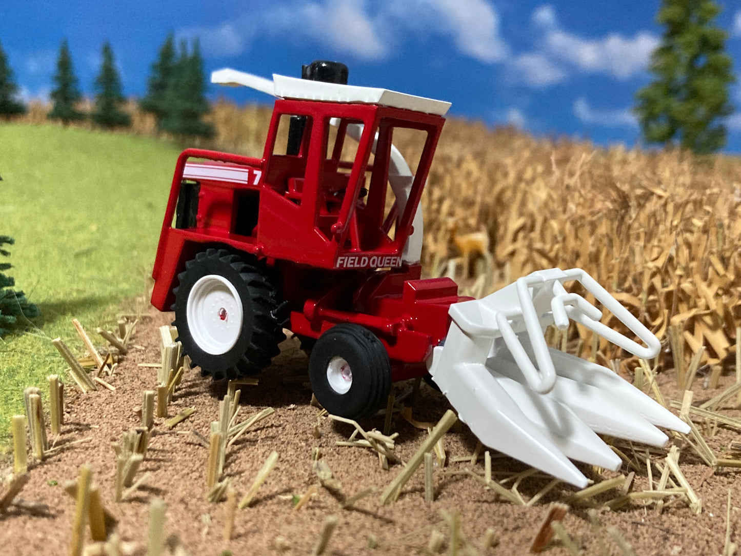 1/64 Field Queen 7650 Forage Harvester Red (with 2 Heads)